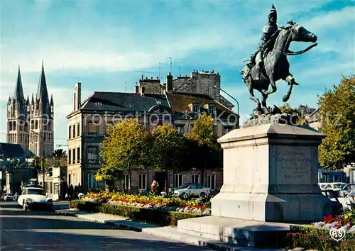 AK / Ansichtskarte Caen Statue de Bertrand du Guesclin et les fleches de l Eglise Saint Etienne Caen
