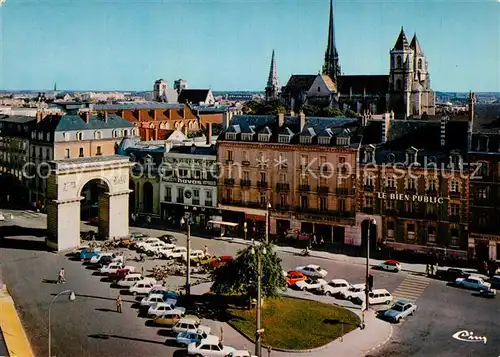 AK / Ansichtskarte Dijon_Cote_d_Or Place Darcy ves la Cathedrale Saint Benigne Dijon_Cote_d_Or