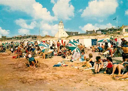 AK / Ansichtskarte Katwijk_aan_Zee Strand nahe der alten Kirche Katwijk_aan_Zee