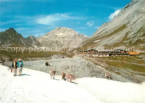 AK / Ansichtskarte Strelapass Berghaus Blick auf Weissfluh Alpen Strelapass