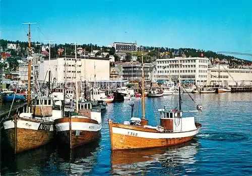 AK / Ansichtskarte Tromsoe Hafen Fischkutter Tromsoe