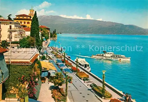 AK / Ansichtskarte Gardone_Garda Panorama Uferpromenade Gardasee Faehre 