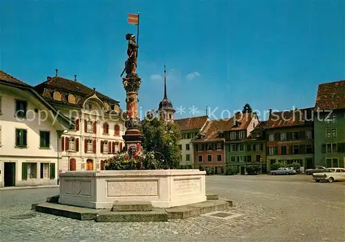 AK / Ansichtskarte Zofingen Nikolaus Thut Platz Brunnen Zofingen