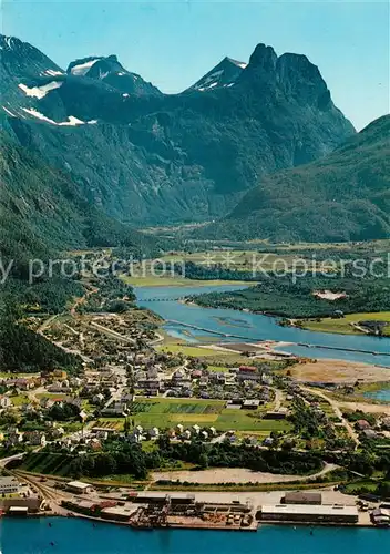 AK / Ansichtskarte Andalsnes Fliegeraufnahme mit Romsdalshorn Andalsnes