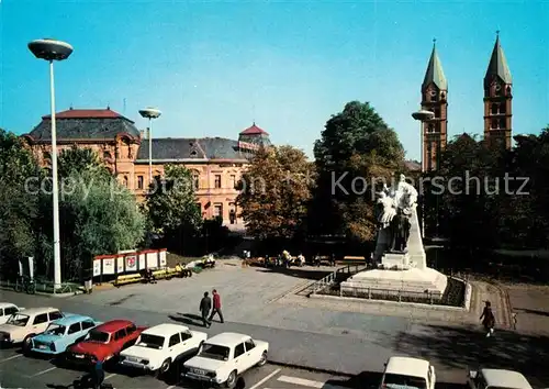 AK / Ansichtskarte Nyiregyhaza Kossuth Lajos ter Platz Denkmal Nyiregyhaza