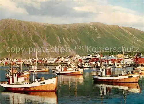 AK / Ansichtskarte Norwegen_Norge Fishing boats in harbour Norwegen Norge