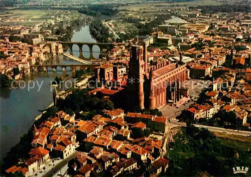 Albi_Tarn La basilique Sainte Cecile et les ponts sur le Tarn Vue aerienne Albi_Tarn