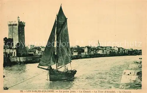 Les_Sables d_Olonne La petite Jetee le Chenal Tour d Arundel et la Chaume Les_Sables d_Olonne