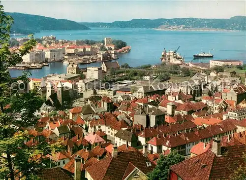 AK / Ansichtskarte Bergen_Norwegen Panorama with the express coastal line in harbour Bergen Norwegen