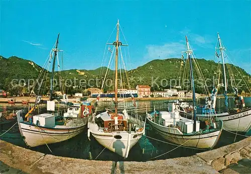 AK / Ansichtskarte Benitses Fischerhafen Fischerboote Benitses
