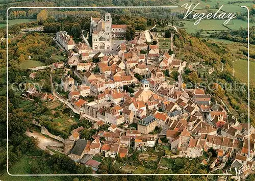 AK / Ansichtskarte Vezelay Ville sur la colline au pied de la basilique Sainte Madeleine vue aerienne Vezelay