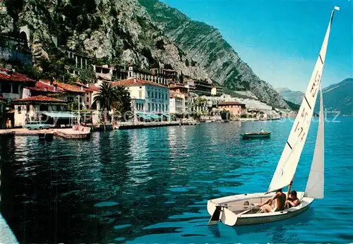 AK / Ansichtskarte Limone_sul_Garda Haeuserpartie am Gardasee Segelboot Limone_sul_Garda