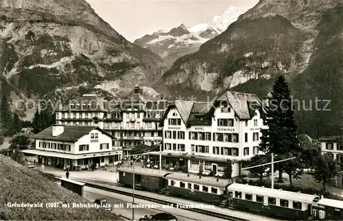 AK / Ansichtskarte Grindelwald Bahnhofplatz mit Finsterseer und Fiescherhorn Grindelwald
