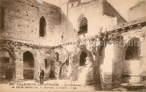 AK / Ansichtskarte Villeneuve les Avignon La Chartreuse du Val de Benediction Interieur du Cloitre Villeneuve les Avignon