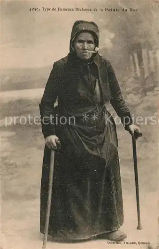 AK / Ansichtskarte Pointe_du_Raz Type de Fumeuse Bretonne Pointe_du_Raz