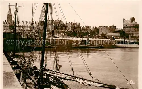 AK / Ansichtskarte Saint Malo_Ille et Vilaine_Bretagne Le Bassin a flot Saint Malo_Ille et Vilaine