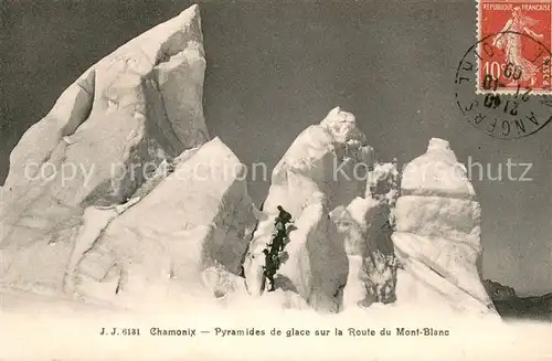 AK / Ansichtskarte Chamonix Pyramides de glace sur la Route du Mont Blanc Chamonix