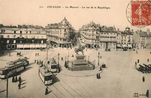 Strassenbahn Orleans Martroi Rue de la Republique  