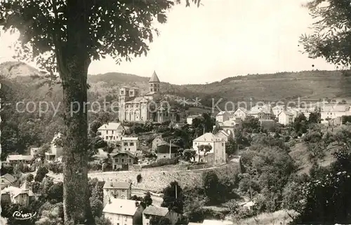 AK / Ansichtskarte Saint Nectaire_Puy_de_Dome Station Thermale Homologuee Eglise style roman auvergnat Monument historique XIIe siecle Saint Nectaire_Puy