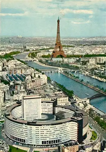 Paris Fliegeraufnahme Maison de la Radio Seine et Tour Eiffel Paris