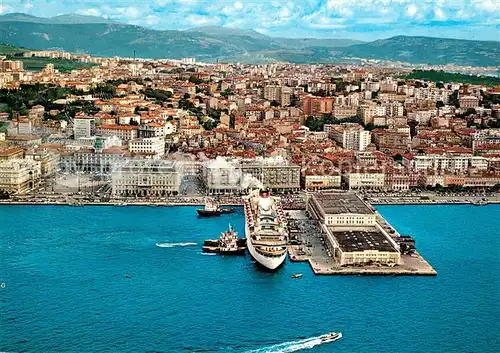AK / Ansichtskarte Trieste Hafen Fliegeraufnahme Trieste
