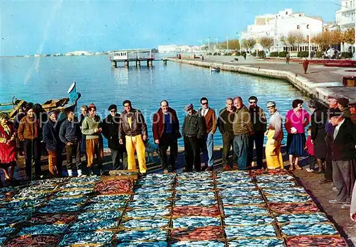 AK / Ansichtskarte Rosas_Costa_Brava_Cataluna Preparando la subasta de pescado Rosas_Costa