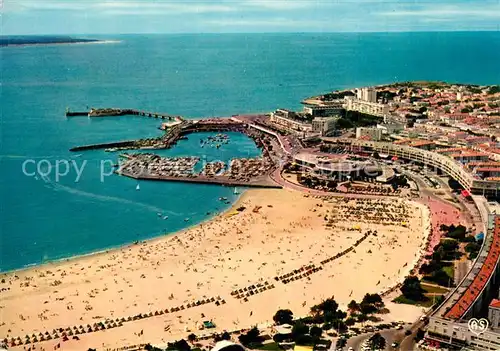 AK / Ansichtskarte Royan_Charente Maritime Plage Port et le Casino vue aerienne Royan Charente Maritime