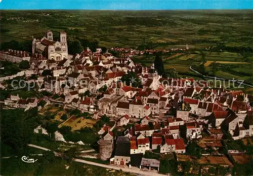 AK / Ansichtskarte Vezelay Cite medievale et historique Basilique de la Madeleine vue aerienne Vezelay