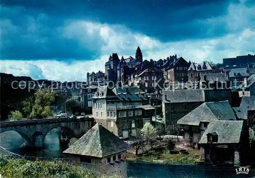 AK / Ansichtskarte Uzerche Vue generale Pont sur la Vezere Uzerche