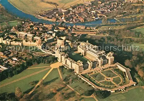 AK / Ansichtskarte Windsor_Castle Aerial view Windsor_Castle