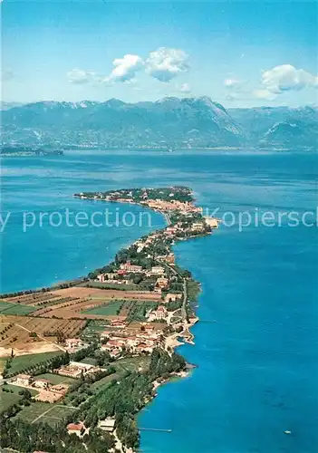 AK / Ansichtskarte Sirmione_Lago_di_Garda Fliegeraufnahme  Sirmione_Lago_di_Garda