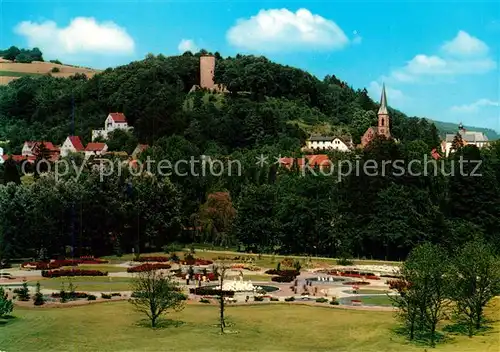 Bad_Soden Salmuenster Neuer Kurpark mit Stoltzenberg Burgruine Bad_Soden Salmuenster