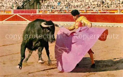 AK / Ansichtskarte Stierkampf Chamaco Corrida de Toros Lance de Capa 