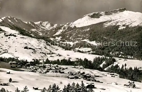 AK / Ansichtskarte Riezlern_Kleinwalsertal_Vorarlberg Winterpanorama mit Parsenn Skilift mit Gruenhorn Schwarzwassertal Hochifen Alpen Riezlern_Kleinwalsertal