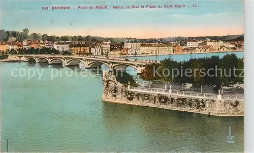 AK / Ansichtskarte Bayonne_Pyrenees_Atlantiques Place du Reduit lAdour la Nive et Place du Saint Esprit Bayonne_Pyrenees