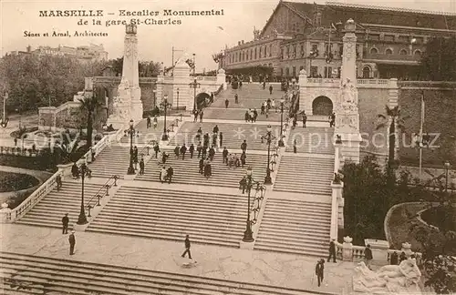 AK / Ansichtskarte Marseille_Bouches du Rhone Escalier Monumental de la gare St Charles Marseille