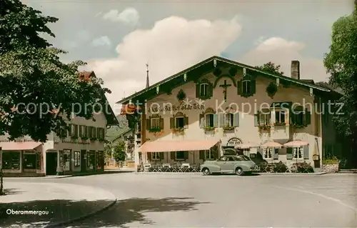 AK / Ansichtskarte Oberammergau Dorfplatz und Hotel Alte Post Oberammergau