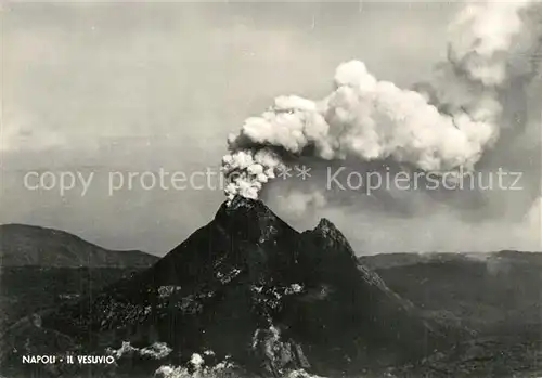 AK / Ansichtskarte Vulkane_Geysire_Vulcans_Geysers Napoli Vesuvio 