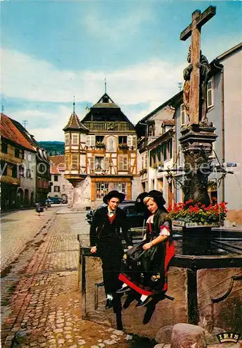 AK / Ansichtskarte Kaysersberg_Haut_Rhin Vieille fontaine Costumes Altstadt Brunnen Trachten Kaysersberg_Haut_Rhin