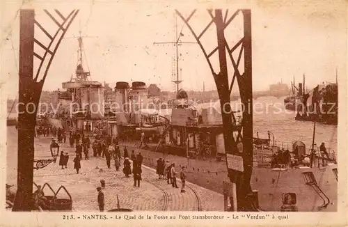 AK / Ansichtskarte Nantes_Loire_Atlantique Quai de la Fosse au Pont transbordeur Le "Verdun" a quai Nantes_Loire_Atlantique