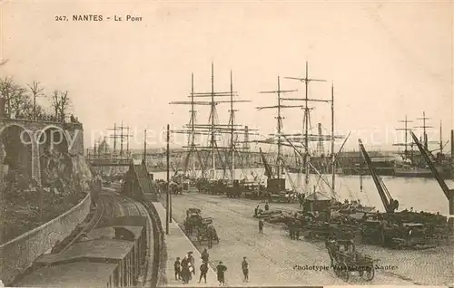 AK / Ansichtskarte Nantes_Loire_Atlantique Port Bateaux Voiliers Nantes_Loire_Atlantique