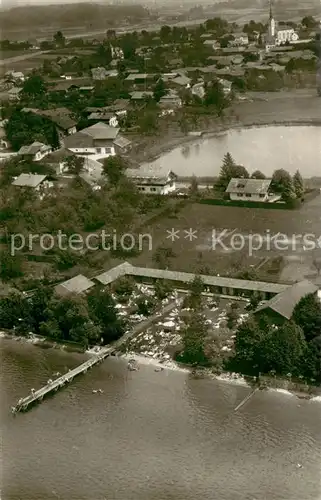 AK / Ansichtskarte Chieming_Chiemsee Strandbad Fliegeraufnahme Chieming Chiemsee