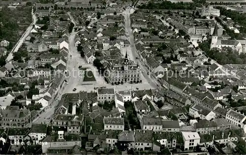 AK / Ansichtskarte Laa_Thaya Stadtzentrum Fliegeraufnahme Laa_Thaya