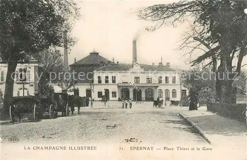 AK / Ansichtskarte Epernay_Marne Place Thiers et la gare Epernay Marne