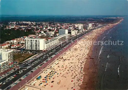 AK / Ansichtskarte Saint_Jean_de_Monts La Plage et le Remblai Saint_Jean_de_Monts