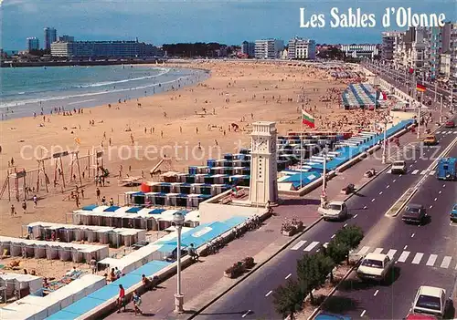 AK / Ansichtskarte Les_Sables d_Olonne Le remblai et la plage Les_Sables d_Olonne