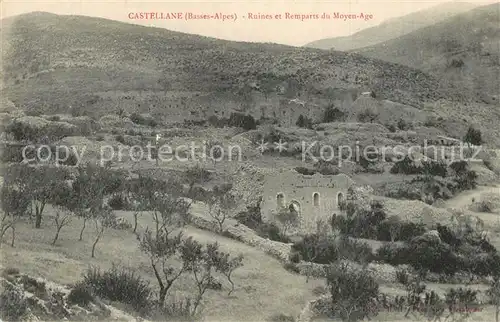 AK / Ansichtskarte Castellane Ruines et Remparts du Moyen Age Castellane