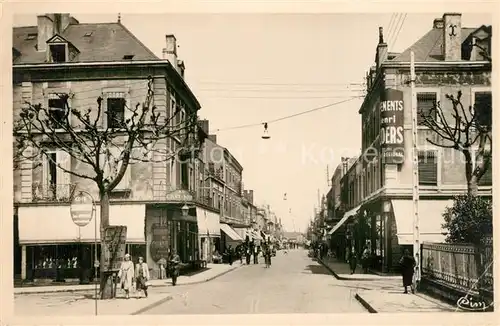 AK / Ansichtskarte Montceau les Mines Rue de la Republique Montceau les Mines