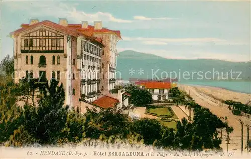 AK / Ansichtskarte Hendaye_Pyrenees_Atlantiques Hotel Eskualduna la plage et au fond l Espagne Hendaye_Pyrenees