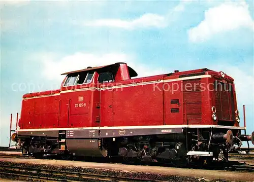 AK / Ansichtskarte Lokomotive Einmotorige 1100 PS Baureihe 211 V 100 Henschel MaK 